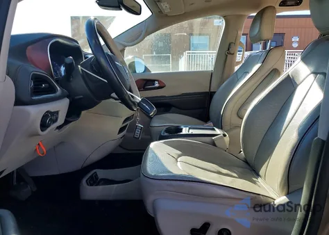 2018 Chrysler Pacifica Limited z USA, uszkodzony, nr VIN 2C4RC1GG8JR107831